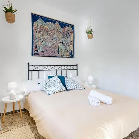 Apartment Escape To Salou! Pool, Barbecue & 5 Min Away *
