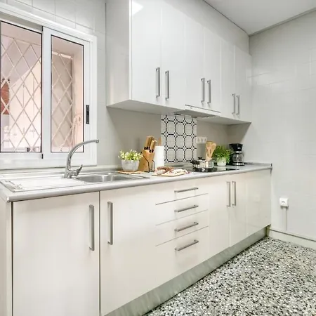 Apartment Escape To Salou! Pool, Barbecue & 5 Min Away Salou
