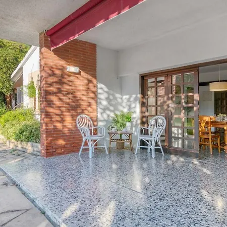 Escape To Salou! Pool, Barbecue & 5 Min Away * Salou
