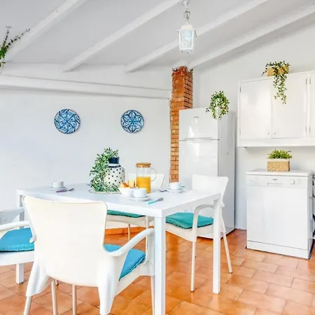 Escape To Salou! Pool, Barbecue & 5 Min Away * Salou