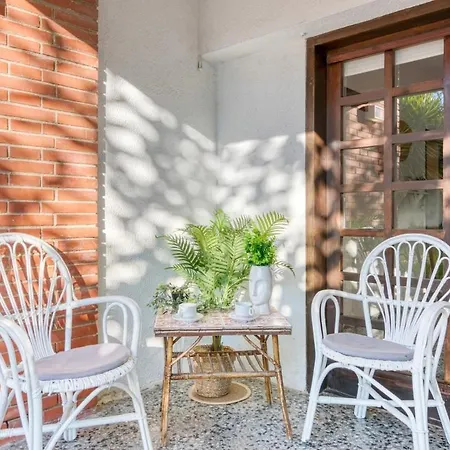 Escape To Salou! Pool, Barbecue & 5 Min Away *
