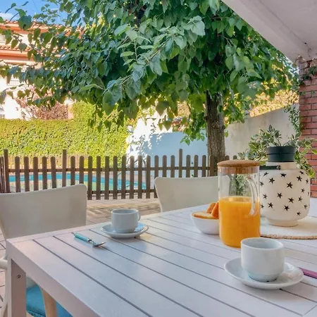 Escape To Salou! Pool, Barbecue & 5 Min Away