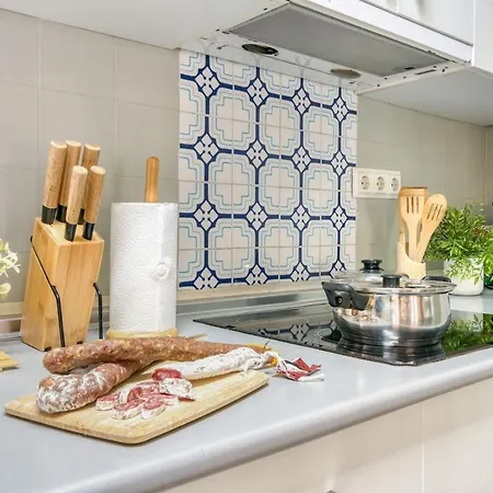 Escape To Salou! Pool, Barbecue & 5 Min Away Apartment Salou