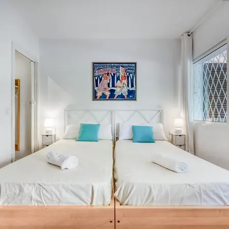 Escape To Salou! Pool, Barbecue & 5 Min Away Salou