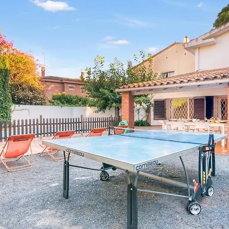 Apartment Escape To Salou! Pool, Barbecue & 5 Min Away Salou