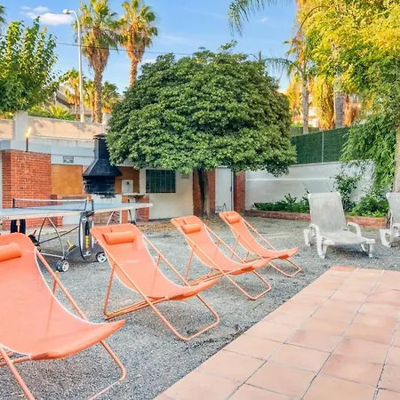 Escape To Salou! Pool, Barbecue & 5 Min Away *
