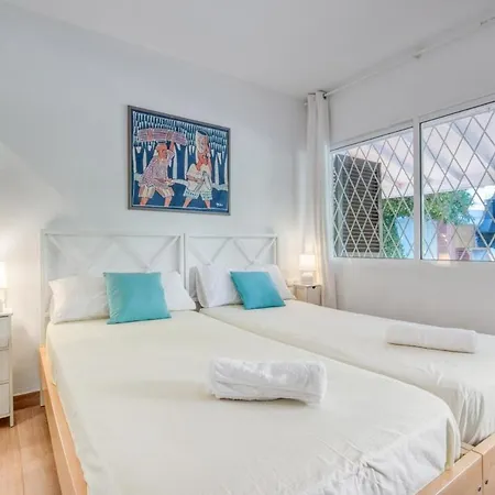 Apartment Escape To Salou! Pool, Barbecue & 5 Min Away